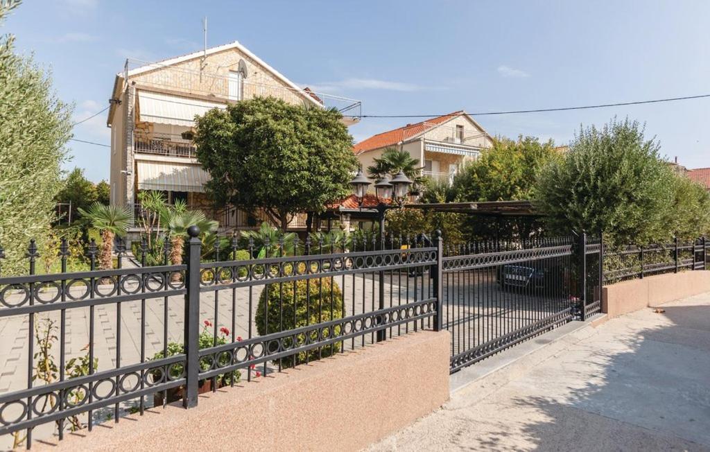 Apartments Robert Kaštela Esterno foto