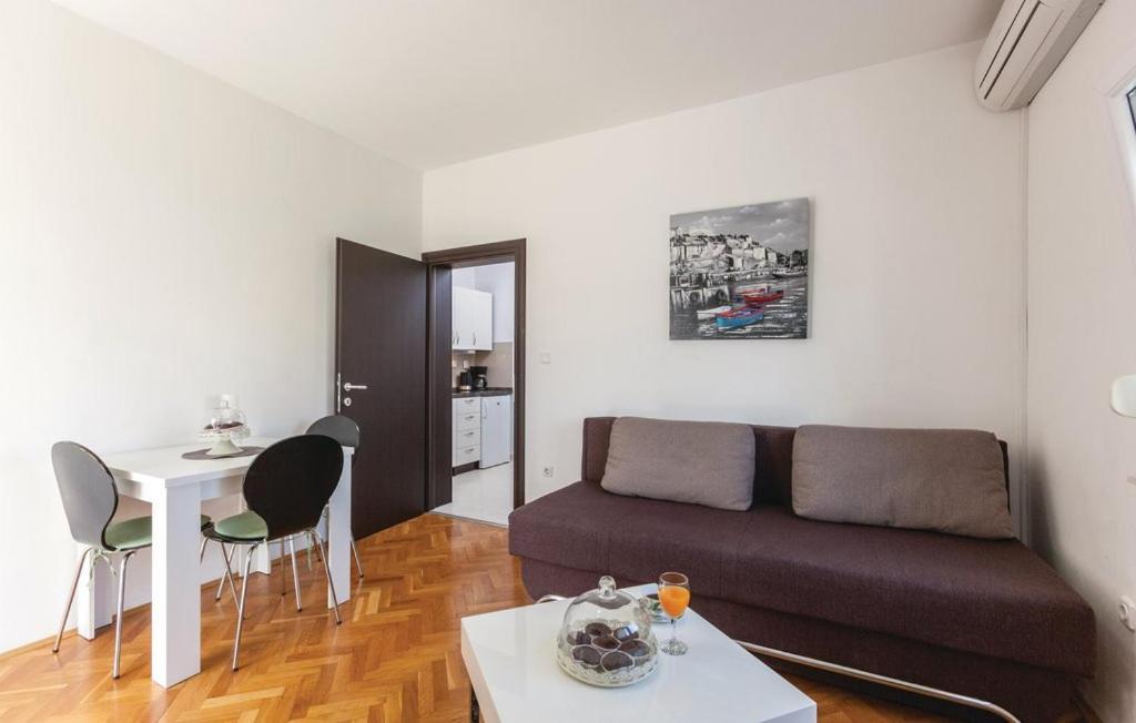 Apartments Robert Kaštela Esterno foto
